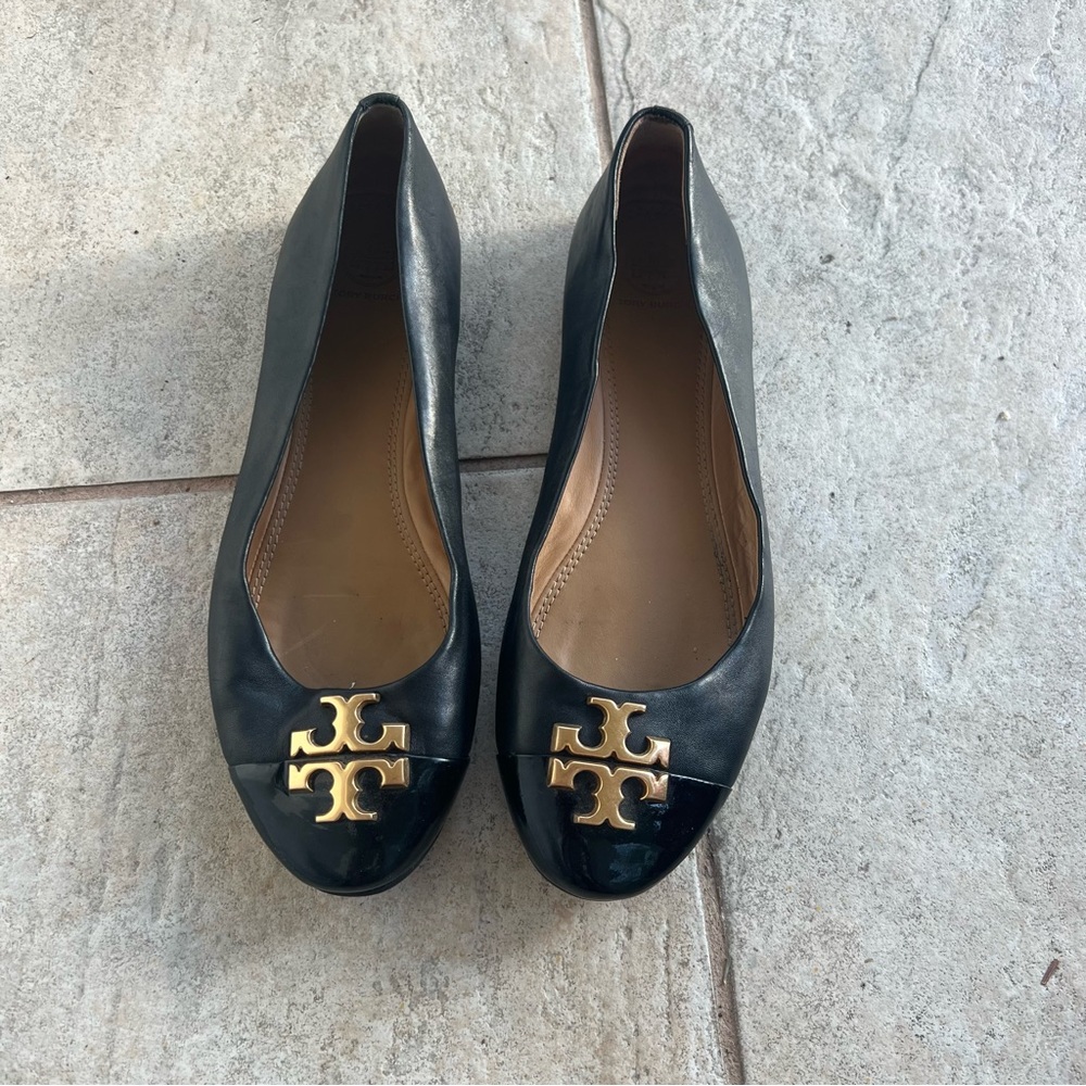 Tory Burch Black Flats with Gold Accent Sz 10